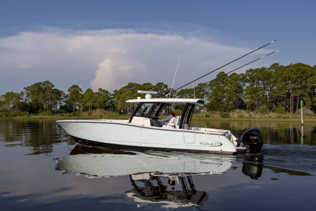 robalo-r360 boat